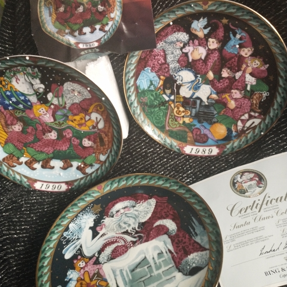 3 VINTAGE BING AND GRONDAHL SANTA CLAUSE COLLECTION PLATES 8 INCH. - Picture 1 of 16